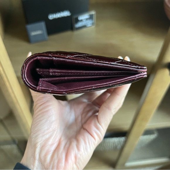 ✨RARE✨Chanel Burgundy Quilted Patent Leather Brilliant Wallet - FULL SET - Picture 5 of 14